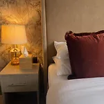 Stylish 1bd On The Headrow Ls1 & Parking *
