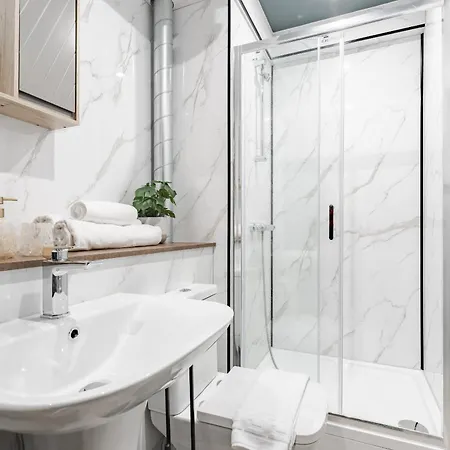 Stylish 1bd On The Headrow Ls1 & Parking Apartamento *