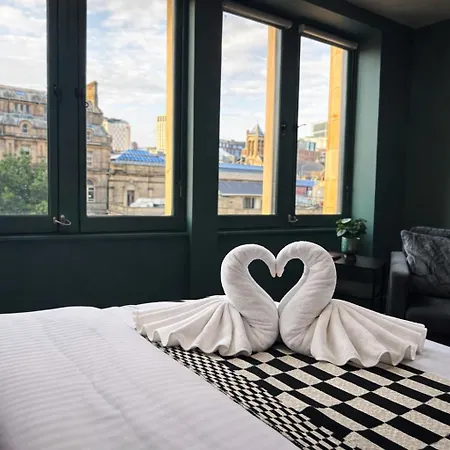 Stylish 1bd On The Headrow Ls1 & Parking