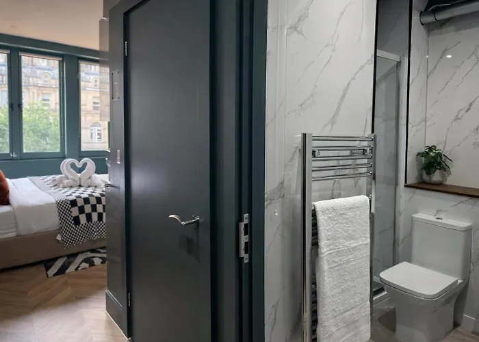 Stylish 1bd On The Headrow Ls1 & Parking