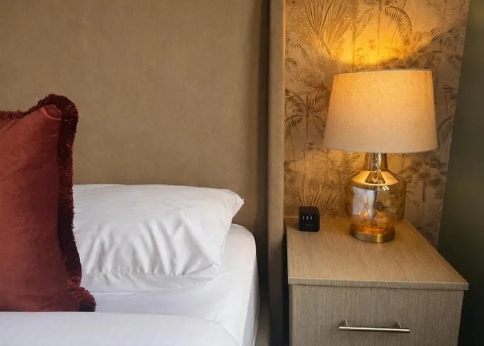 Stylish 1bd On The Headrow Ls1 & Parking *