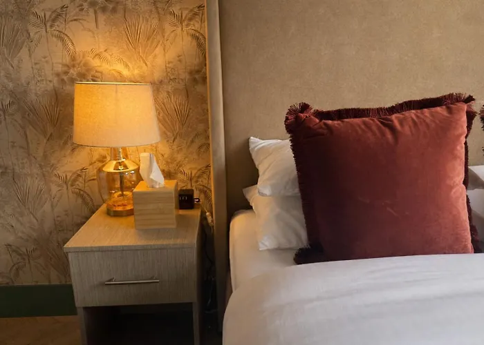 Stylish 1bd On The Headrow Ls1 & Parking *