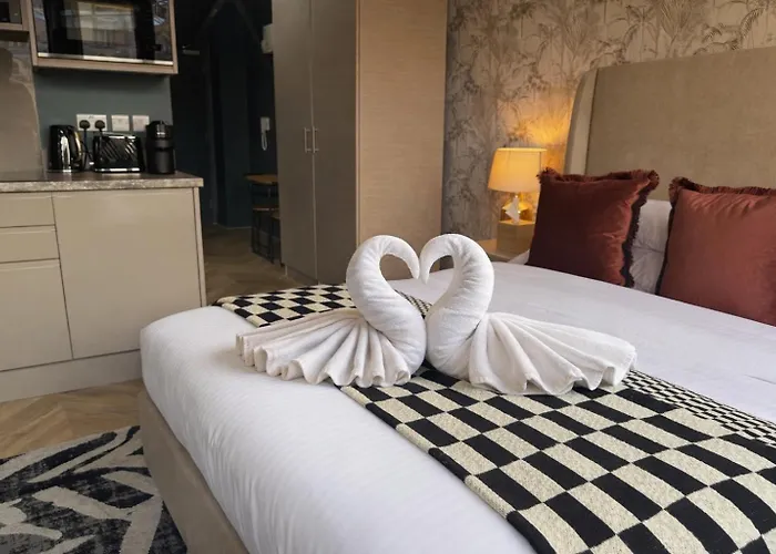 Stylish 1bd On The Headrow Ls1 & Parking Leeds (West Yorkshire)